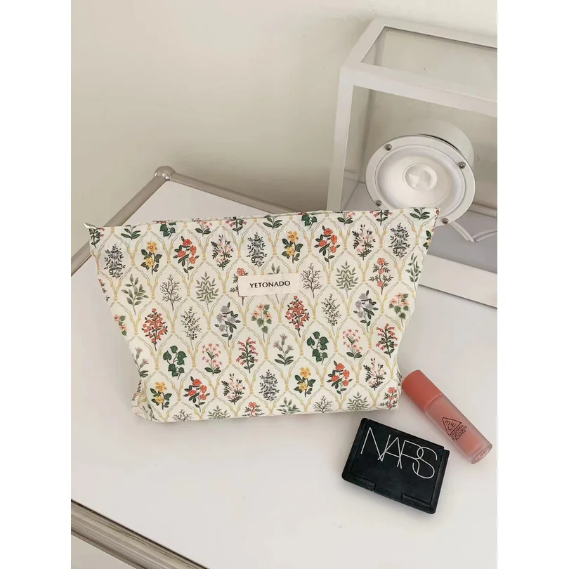 New Fresh Floral Print Cosmetic Bag Large Capacity Portable Outdoor Skincare Storage Handheld Organizer Pouch - Image 4