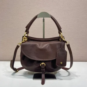 Women's Vintage Handheld Messenger Bag 2026 Autumn Winter New Belt Buckle Design Versatile Easy Matching Fashion Accessory