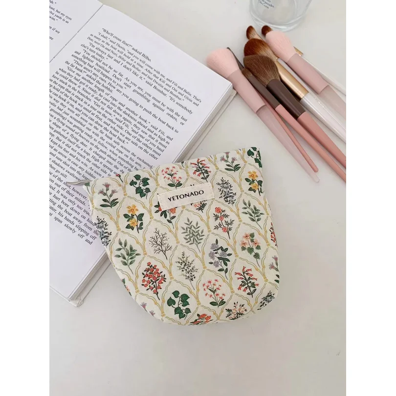 New Fresh Floral Print Cosmetic Bag Large Capacity Portable Outdoor Skincare Storage Handheld Organizer Pouch - Image 6